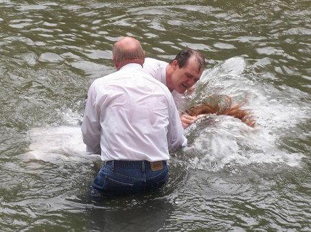 Un’altro ragionamento a dimostrazione che il battesimo in acqua non salva
