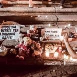 Gridate forte anche voi, con la tastiera, perche’ l’indignazione contro l’orrore di Bibbiano echeggi in ogni angolo del mondo!!!