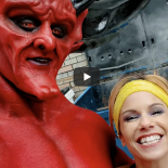 Uno spot in cui “Satana” si incontra con una donna